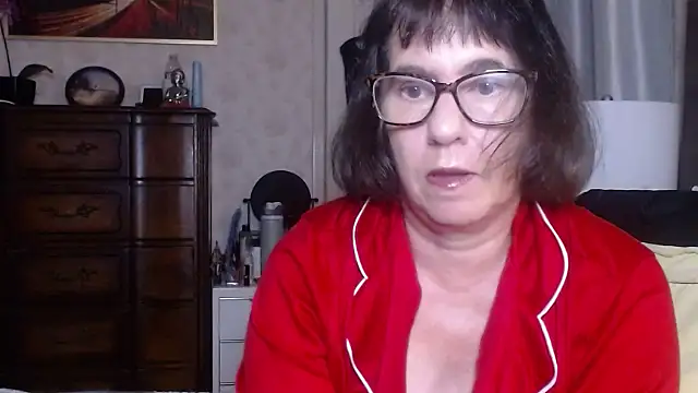 BigbustedBrenda online show from 12-04-25, 05:23