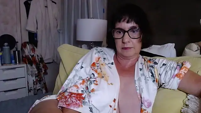 BigbustedBrenda online show from 05-05-26, 11:08