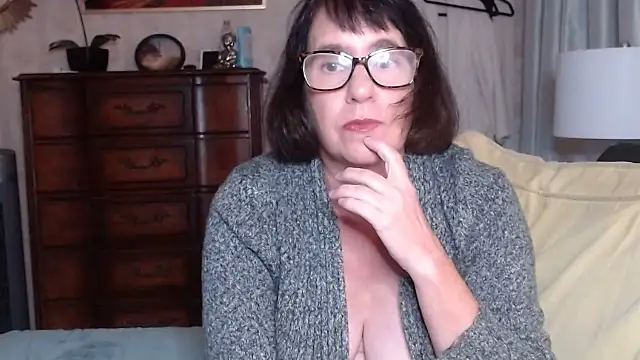 BigbustedBrenda online show from 11-21-25, 07:02