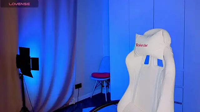 Snapshot of musefox chatting on 02-17-26, 02:31 musefox online show from 02-17-26, 02:31