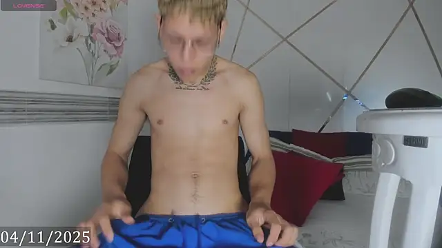 Snapshot of Blaze_Lm chatting on 11-04-25, 01:15 Blaze Lm online show from 11-04-25, 01:15