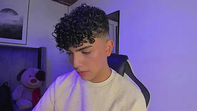 Snapshot of Niick_Twiink chatting on 10-30-25, 08:06 Niick Twiink online show from 10-30-25, 08:06