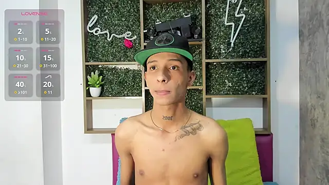 Max Steell online show from 11-08-25, 06:06