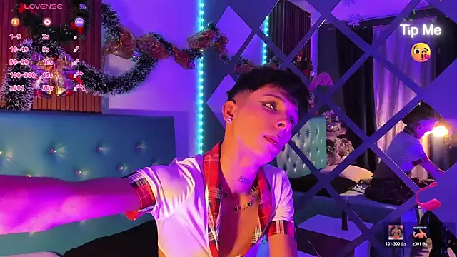 Max Steell online show from 12-23-25, 04:23