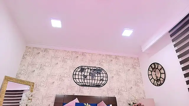 Marilyn Blakee online show from 11-15-25, 01:20