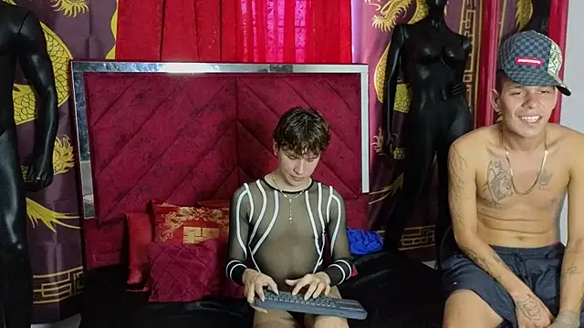 Snapshot of Magic_Duo chatting on 10-29-25, 01:21 Magic Duo online show from 10-29-25, 01:21