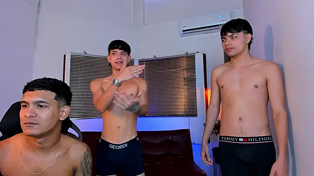 Amazing BoysW online show from 05-05-26, 01:47