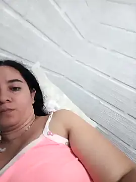 Snapshot of Camila-Valverde chatting on 02-23-26, 02:57 Camila-Valverde online show from 02-23-26, 02:57