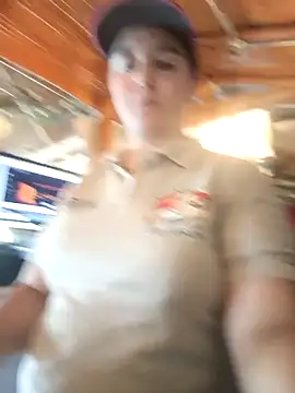 Snapshot of Camila-Valverde chatting on 11-28-25, 03:45 Camila-Valverde online show from 11-28-25, 03:45