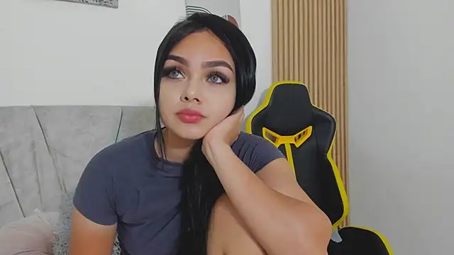 little emiily  online show from 11-28-25, 02:23