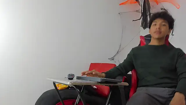 Maximiliano Khalil online show from 11-04-25, 07:50