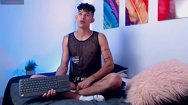 KamiSuarez online show from 04-08-26, 06:42