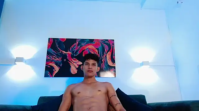 KamiSuarez online show from 12-05-25, 06:17