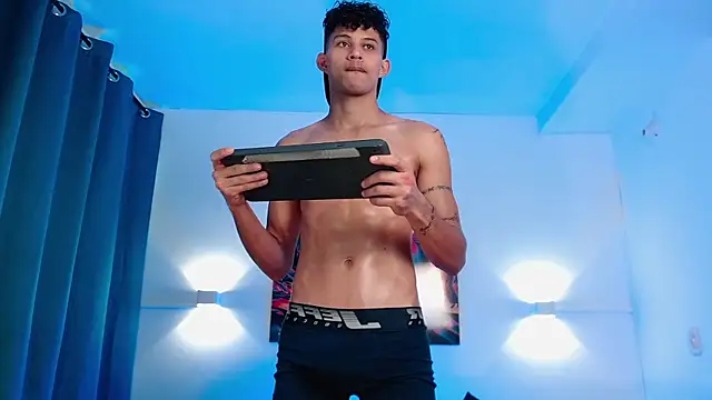 KamiSuarez online show from 01-15-26, 07:39