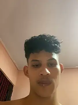 KamiSuarez online show from 01-18-26, 04:27