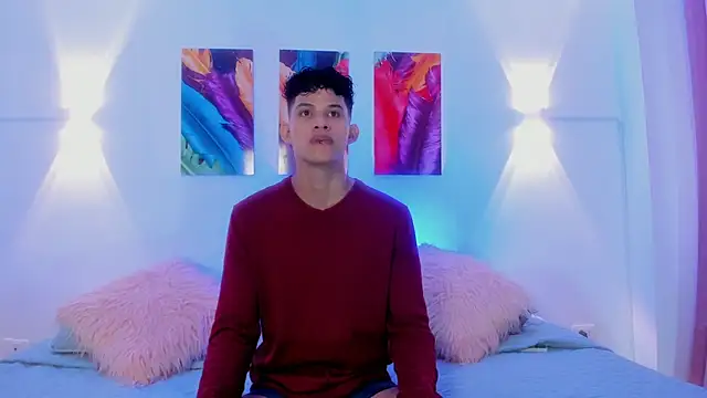 KamiSuarez online show from 11-28-25, 06:19