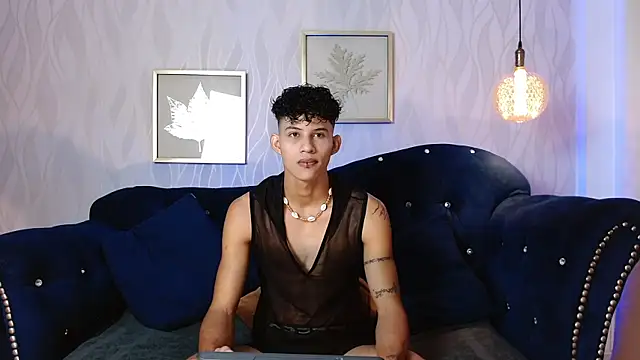 KamiSuarez online show from 11-03-25, 01:26