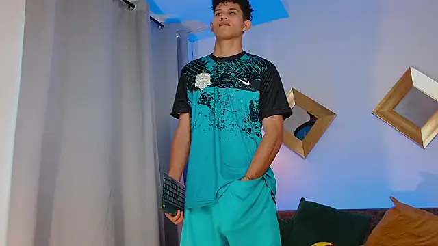 KamiSuarez online show from 02-02-26, 06:40