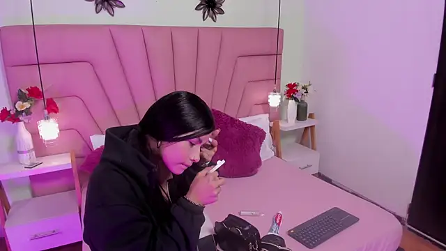 Kim Luna1 online show from 02-15-26, 03:18