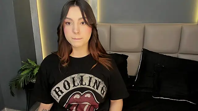 DakotaRussell  online show from 12-14-25, 12:33