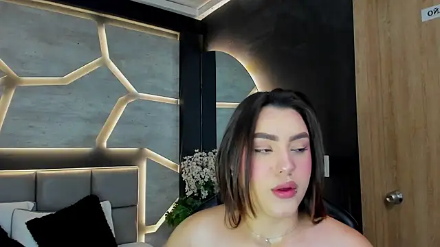 Snapshot of DakotaRussell_ chatting on 02-08-26, 01:31 DakotaRussell online show from 02-08-26, 01:31