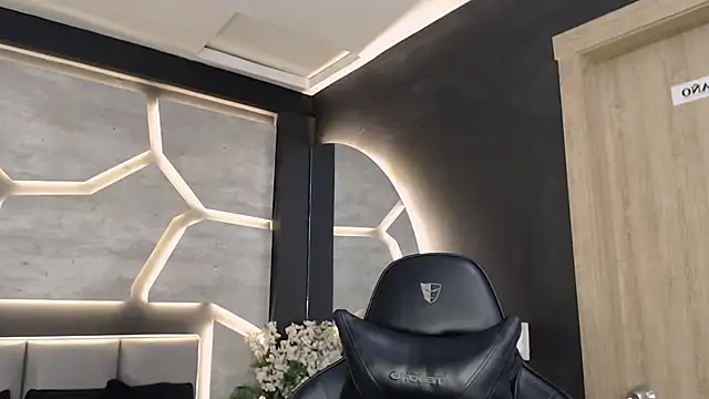 DakotaRussell  online show from 12-02-25, 11:12