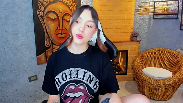 Snapshot of DakotaRussell_ chatting on 10-28-25, 11:09 DakotaRussell  online show from 10-28-25, 11:09