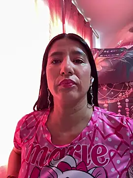 Snapshot of scarlethsb33 chatting on 11-04-25, 12:31 scarlethsb33 online show from 11-04-25, 12:31