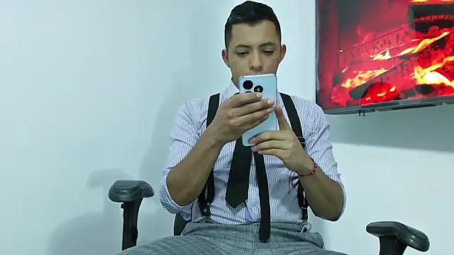 Mike Fetiche online show from 11-17-25, 03:21