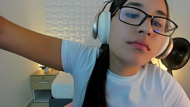 victoria 243 online show from 02-18-26, 04:10