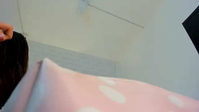 victoria 243 online show from 02-26-26, 04:45