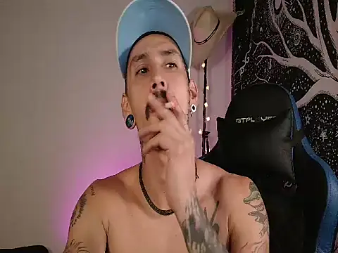 Snapshot of mateos6_6 chatting on 11-27-25, 03:07 mateos6 6 online show from 11-27-25, 03:07