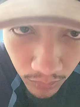 Snapshot of Andres_-suarez chatting on 10-28-25, 06:01 Andres -suarez online show from 10-28-25, 06:01