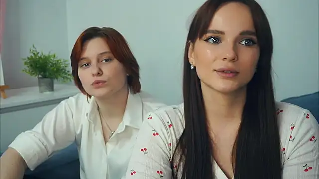 AnnamariaVansteenwyk online show from 10-28-25, 08:13