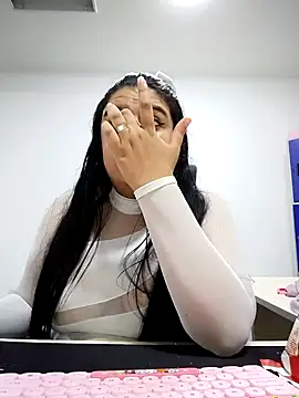 Naaoomii1 online show from 11-04-25, 02:15