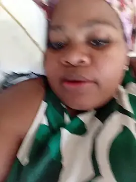 ThickLeeyanaXX online show from 05-17-26, 07:08
