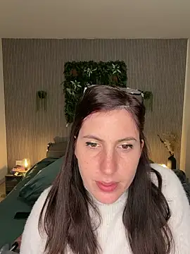 MysteryGirl   online show from 03-26-26, 08:23