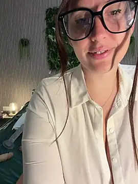 MysteryGirl   online show from 05-21-26, 07:28