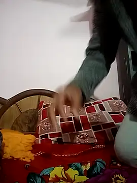 Cute Sanaaya online show from 12-13-25, 08:04