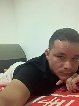 Snapshot of walter0505 chatting on 01-10-26, 09:54 walter0505 online show from 01-10-26, 09:54