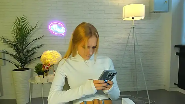 Snapshot of BeckieCrunkleton chatting on 11-01-25, 08:08 BeckieCrunkleton online show from 11-01-25, 08:08