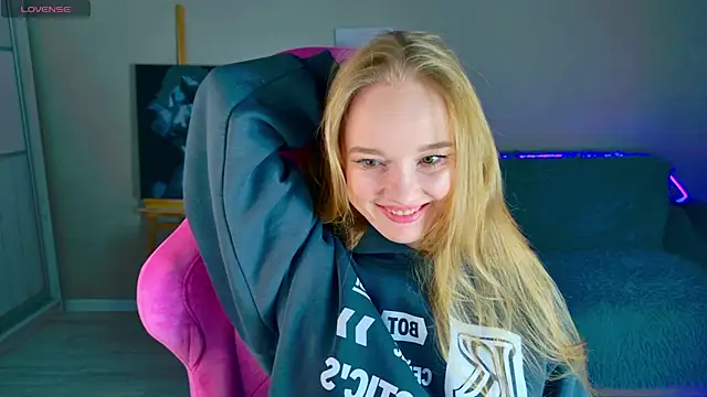 Shawty Mia online show from 12-05-25, 02:15