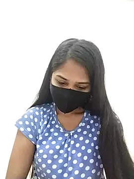 Green LaDY66 online show from 11-17-25, 06:34