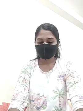 Green LaDY66 online show from 11-28-25, 04:12