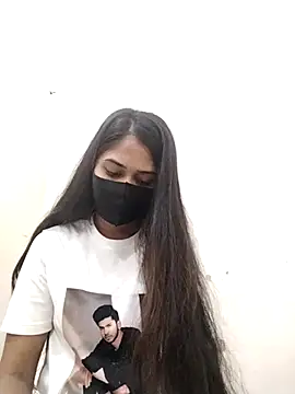 Green LaDY66 online show from 11-13-25, 07:45