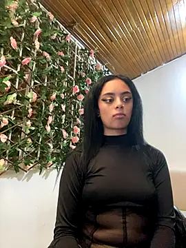 Snapshot of VioletMorgan_ chatting on 10-29-25, 01:32 VioletMorgan  online show from 10-29-25, 01:32