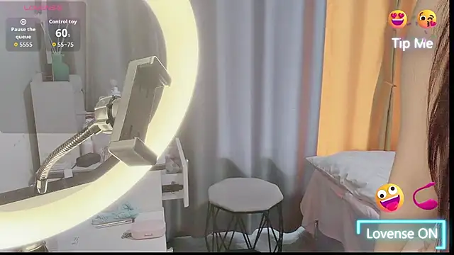 Snapshot of zhnlky chatting on 02-06-26, 06:31 zhnlky online show from 02-06-26, 06:31