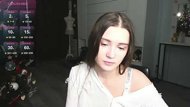 Hana Flo  online show from 01-13-26, 02:43