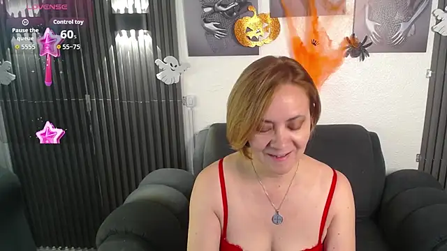 Snapshot of Sophia_Lane_ chatting on 10-30-25, 12:58 Sophia Lane online show from 10-30-25, 12:58