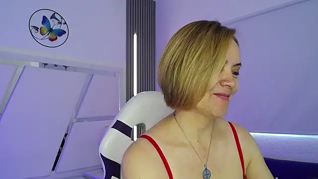 Snapshot of Sophia_Lane_ chatting on 11-19-25, 01:11 Sophia Lane online show from 11-19-25, 01:11